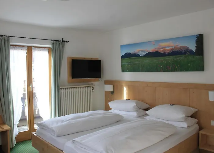 Fruehstueckspension Gaestehaus Zum Weissen Roessl Wallgau