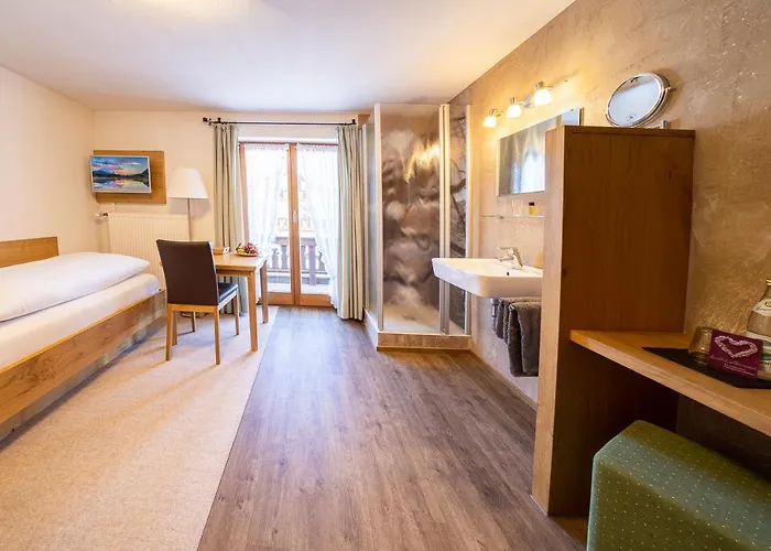 Fruehstueckspension Gaestehaus Zum Weissen Roessl Wallgau
