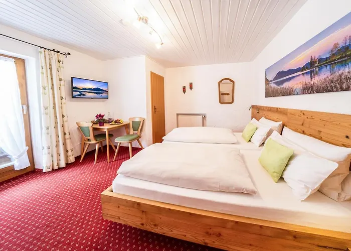 Fruehstueckspension Gaestehaus Zum Weissen Roessl Wallgau