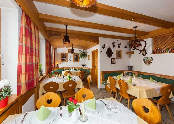Fruehstueckspension Gaestehaus Zum Weissen Roessl Han/Misafirhane Wallgau