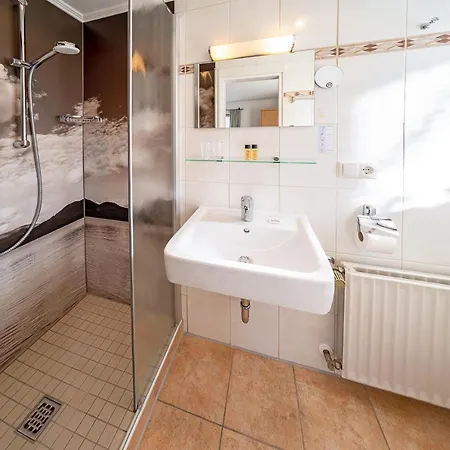بيت ريفي Fruehstueckspension Gaestehaus Zum Weissen Roessl