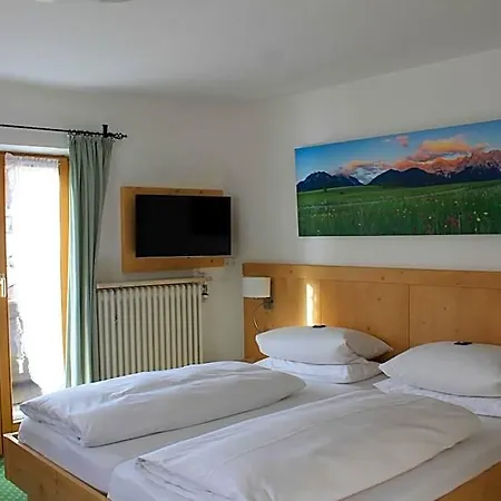 Fruehstueckspension Gaestehaus Zum Weissen Roessl イン *