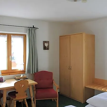 イン Fruehstueckspension Gaestehaus Zum Weissen Roessl