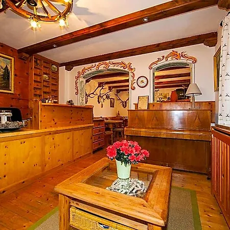 Fruehstueckspension Gaestehaus Zum Weissen Roessl *