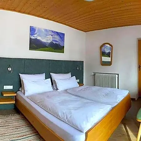 Fruehstueckspension Gaestehaus Zum Weissen Roessl イン ヴァルガウ