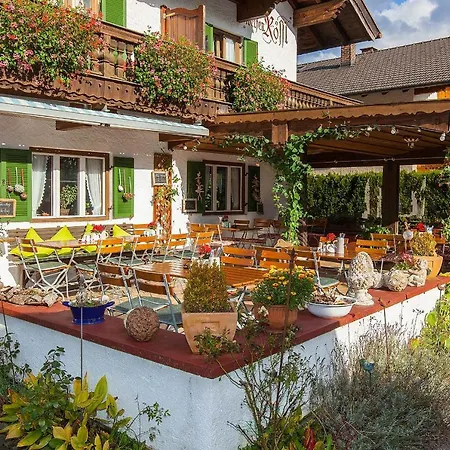 Fruehstueckspension Gaestehaus Zum Weissen Roessl Inn *